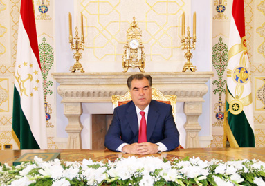 Телевизионное поздравление Лидера нации, Президента Республики Таджикистан уважаемого Эмомали Рахмона по случаю праздника Сада